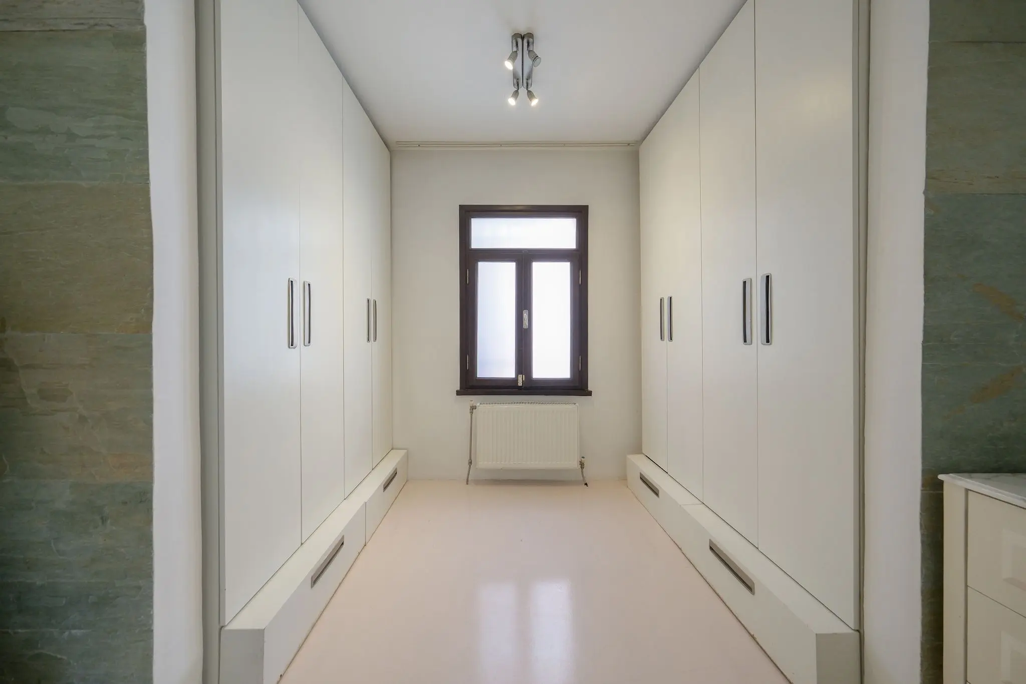 Walk-in closet